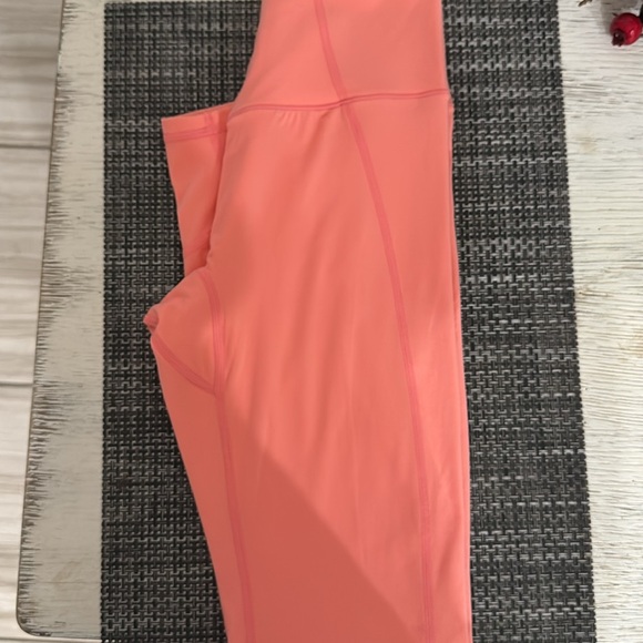 Buffbunny Guava contour Leggings Size small - Picture 2 of 4